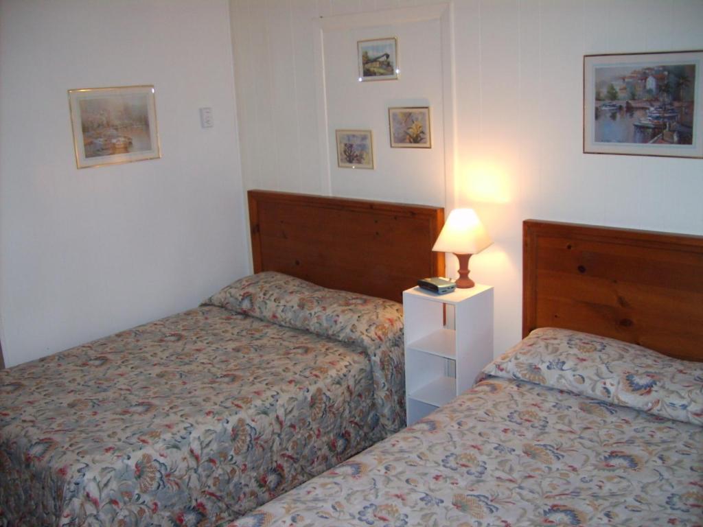 Capricorn Motel Royale 1000 Islands Lansdowne ห้อง รูปภาพ