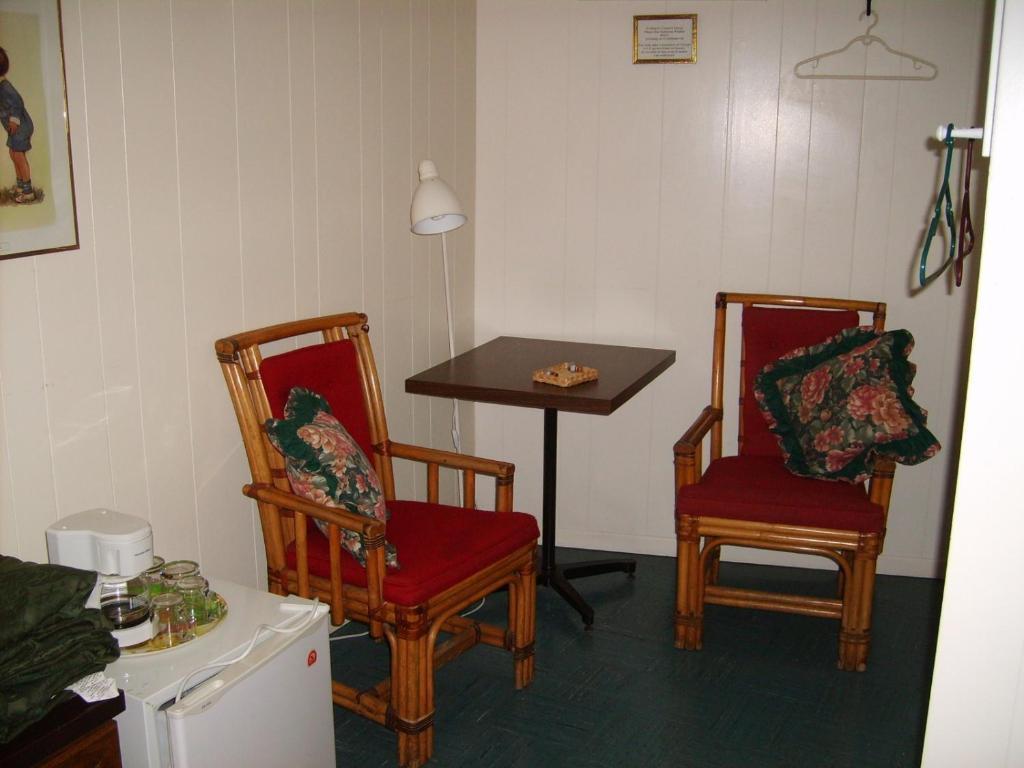 Capricorn Motel Royale 1000 Islands Lansdowne ภายนอก รูปภาพ