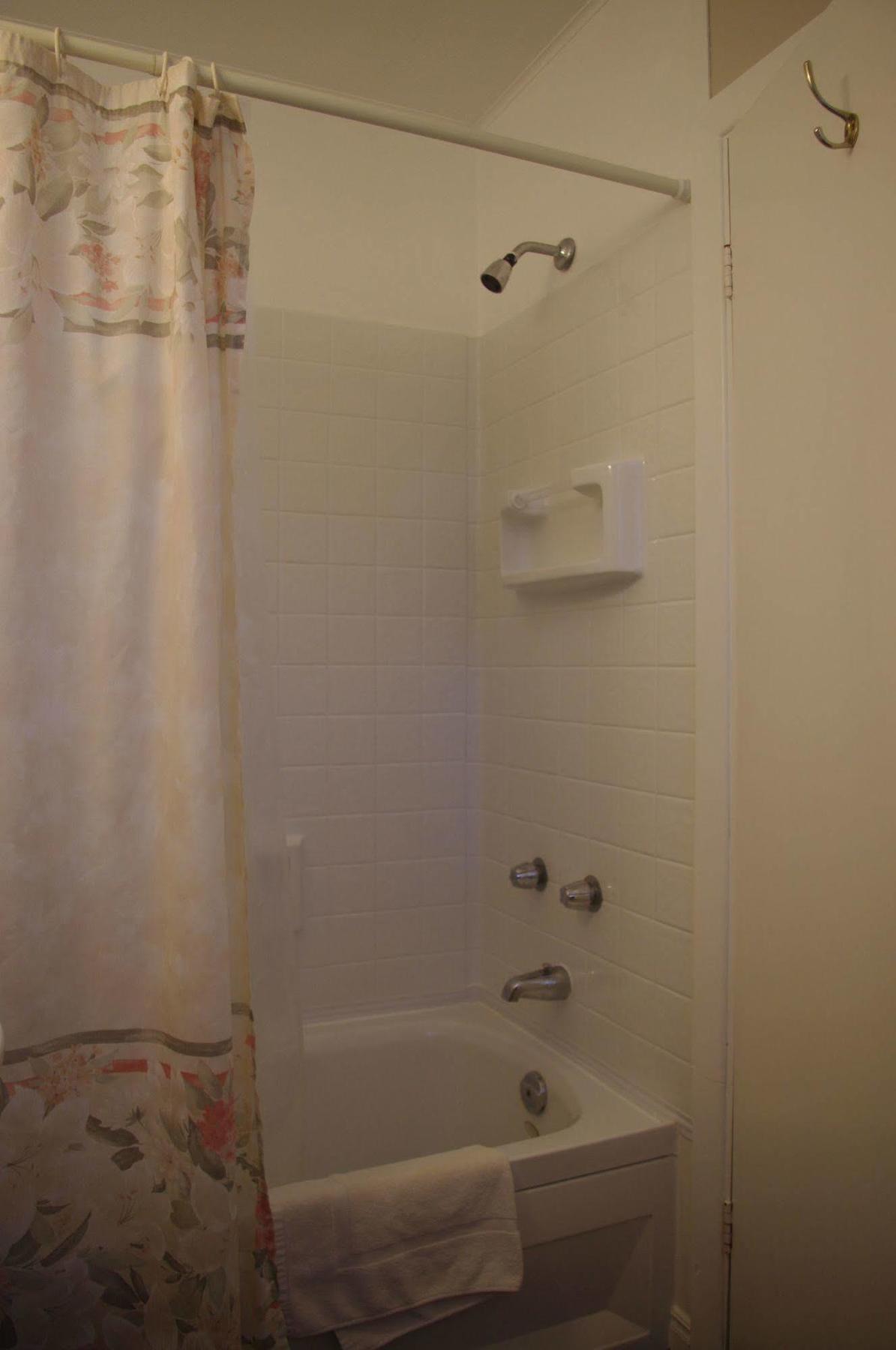 Capricorn Motel Royale 1000 Islands Lansdowne ภายนอก รูปภาพ